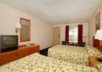 Knights Inn Елірія Номер фото